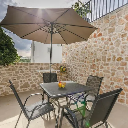 Apartment Tribunj Mali Mago Tribunj (Sibenik-Knin)