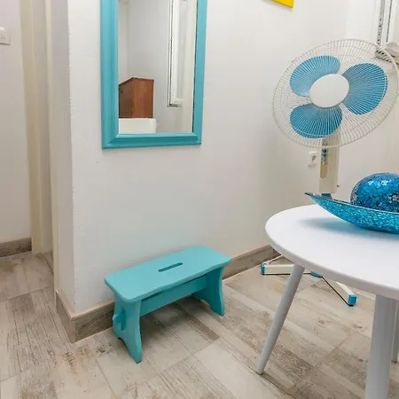 Apartment Tribunj Mali Mago Tribunj (Sibenik-Knin)