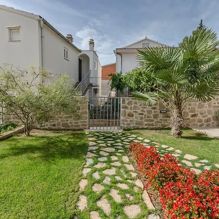 Tribunj Mali Mago * Tribalj